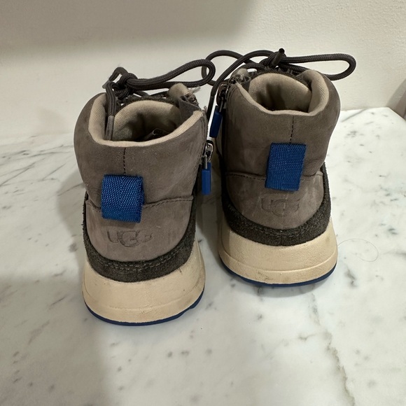 Ugg Toddler Boys Boots Size 11 - Picture 2 of 6